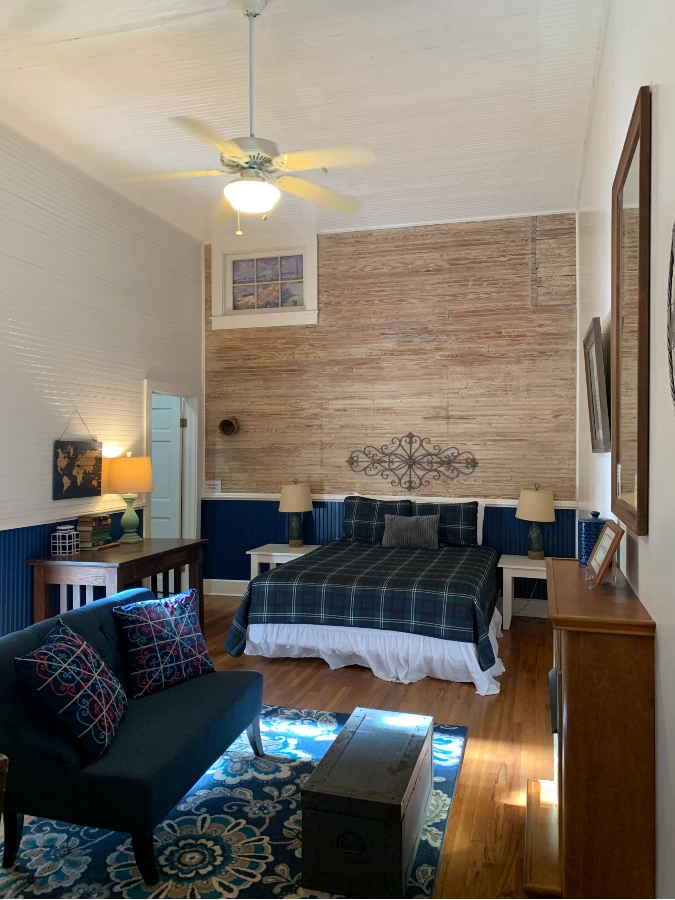 schoolhouse inn room rental